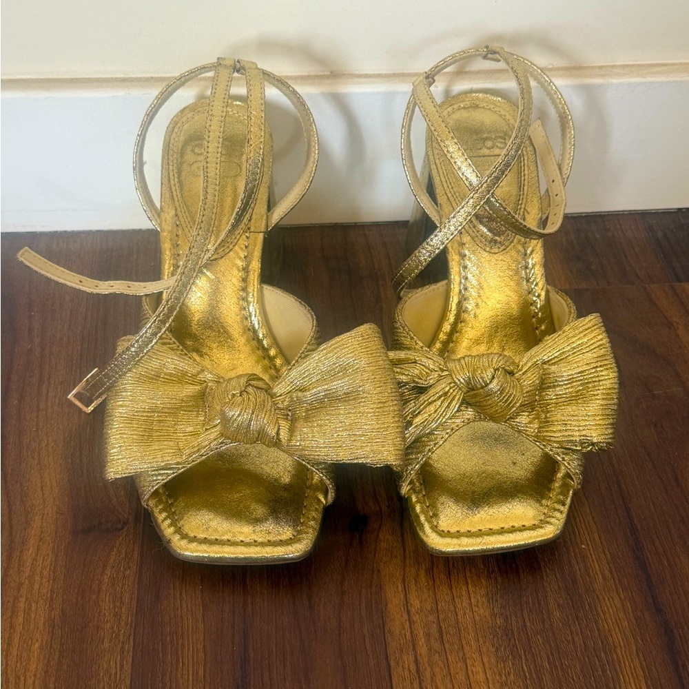 Gold bow heels